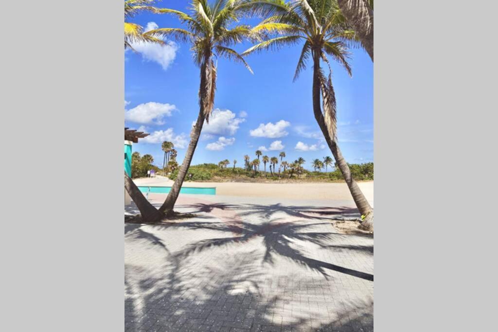 Serenity At Seascape: Steps To The Beach & Shops Palm Beach Shores Eksteriør bilde