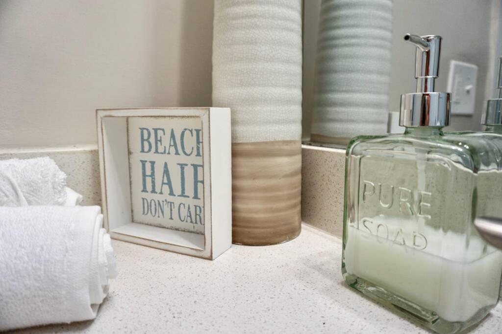Serenity At Seascape: Steps To The Beach & Shops Palm Beach Shores Eksteriør bilde